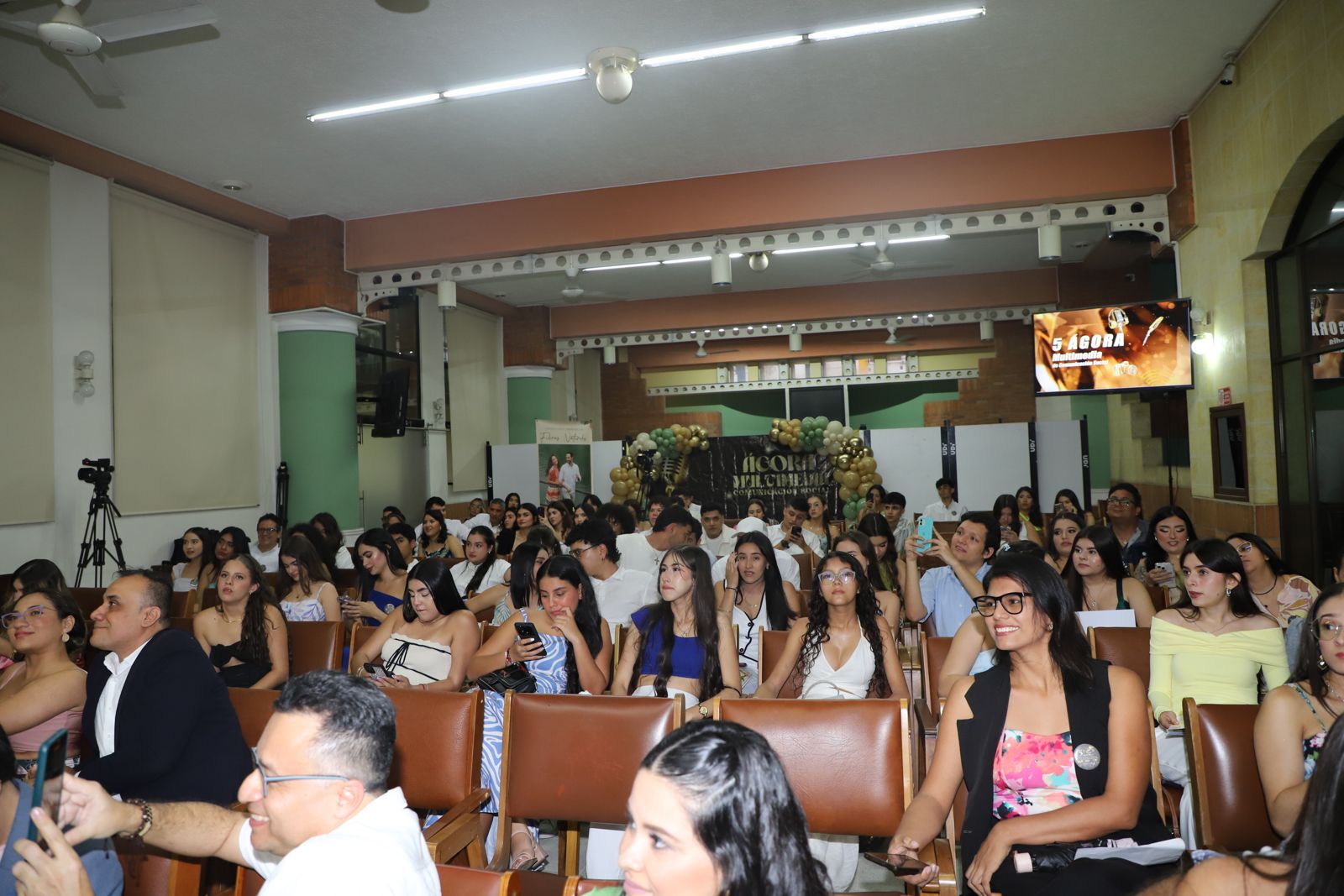 Asistentes a la quinta edición de los premios Ágora Multimedia