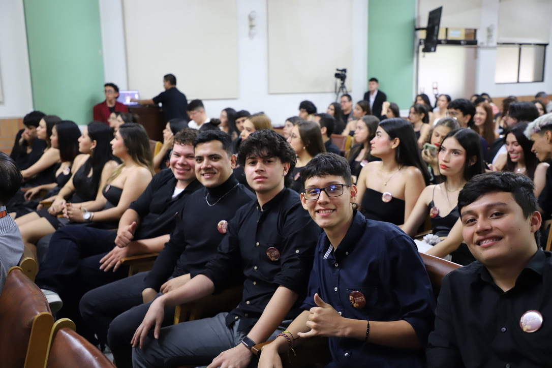 Estudiantes asistentes a los premios
