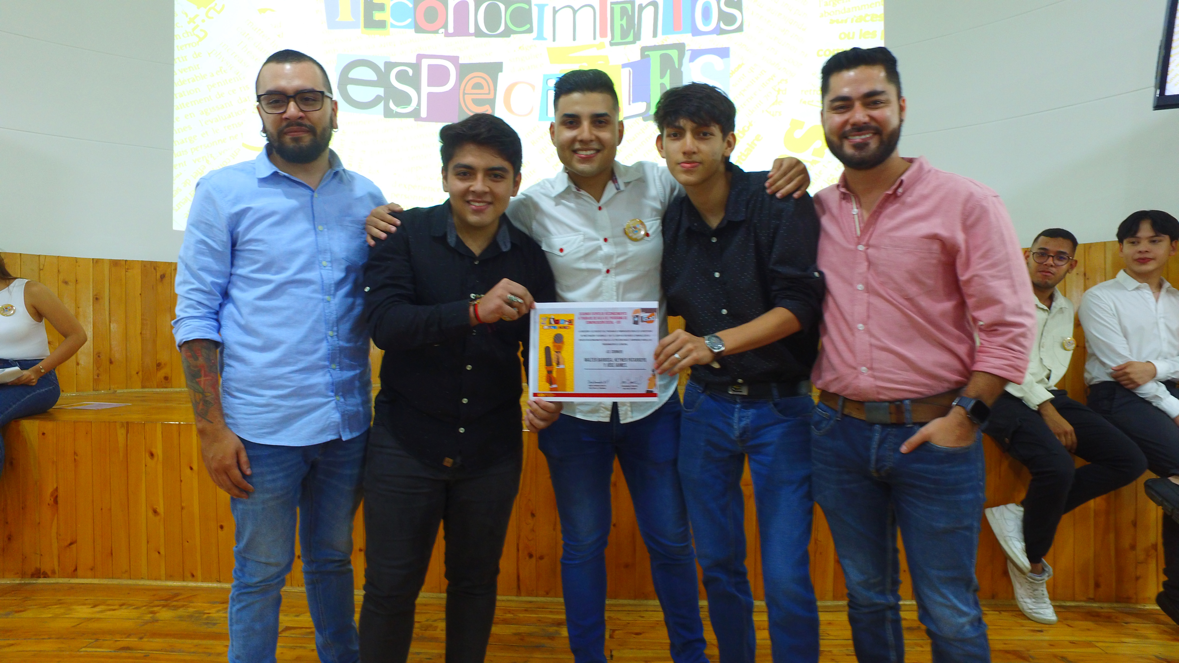 Reconocimiento especial por programa en emisora